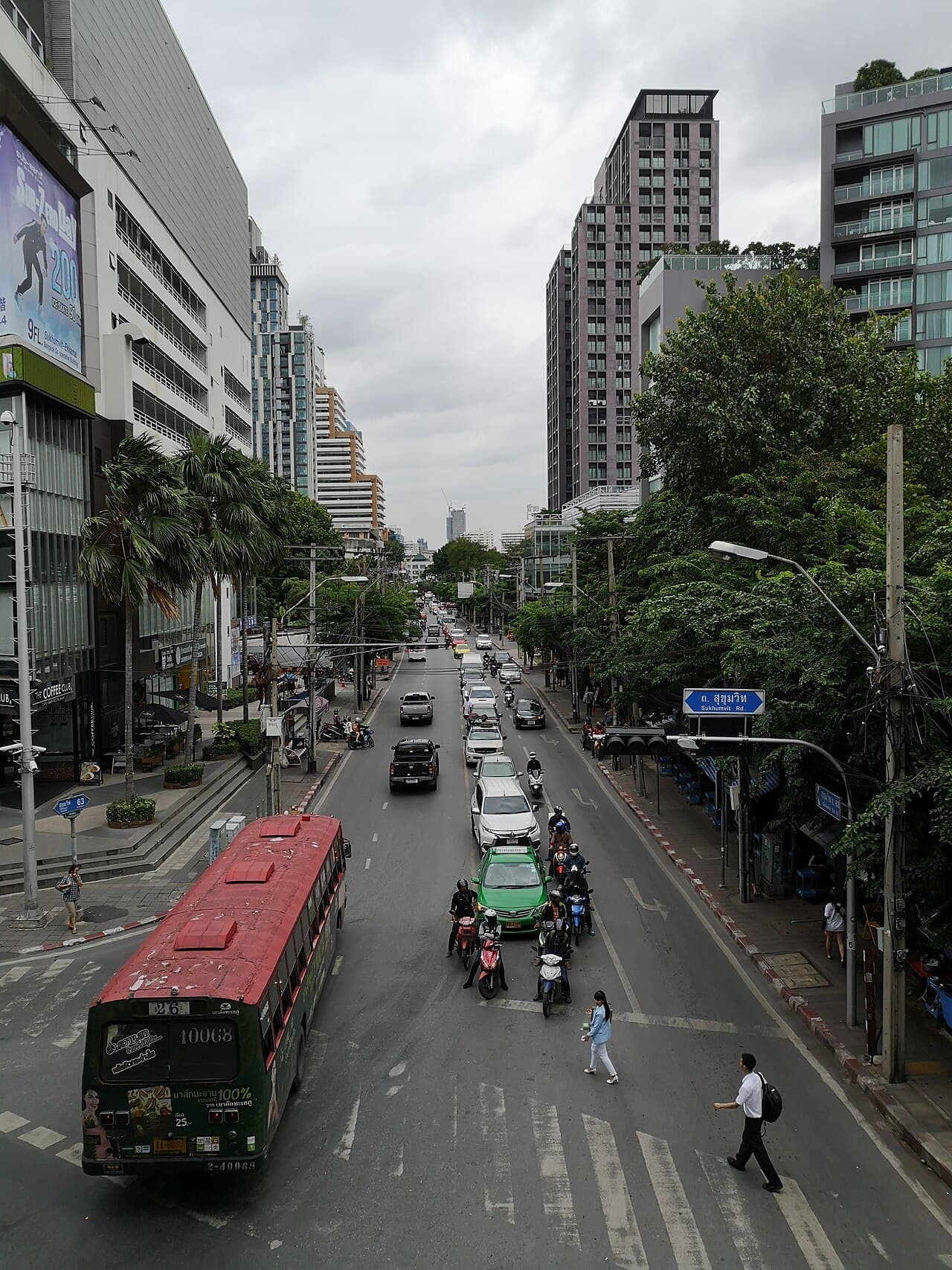 Soi Ekkamai, Bangkok — the neighbourhood where Veyla Bangkok is located (area photo, not the venue interior)